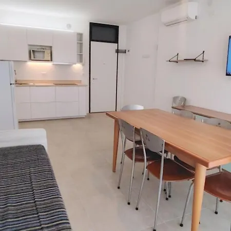 Terrace And Comfort By The Sea Apartman *